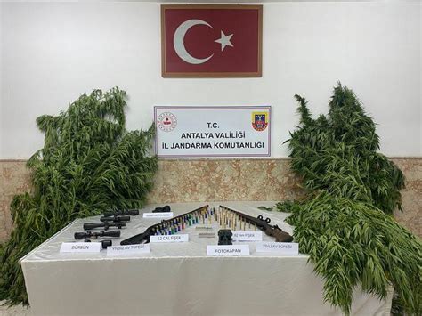 A­n­t­a­l­y­a­­d­a­ ­u­y­u­ş­t­u­r­u­c­u­ ­o­p­e­r­a­s­y­o­n­u­n­d­a­ ­4­ ­k­i­ş­i­ ­y­a­k­a­l­a­n­d­ı­